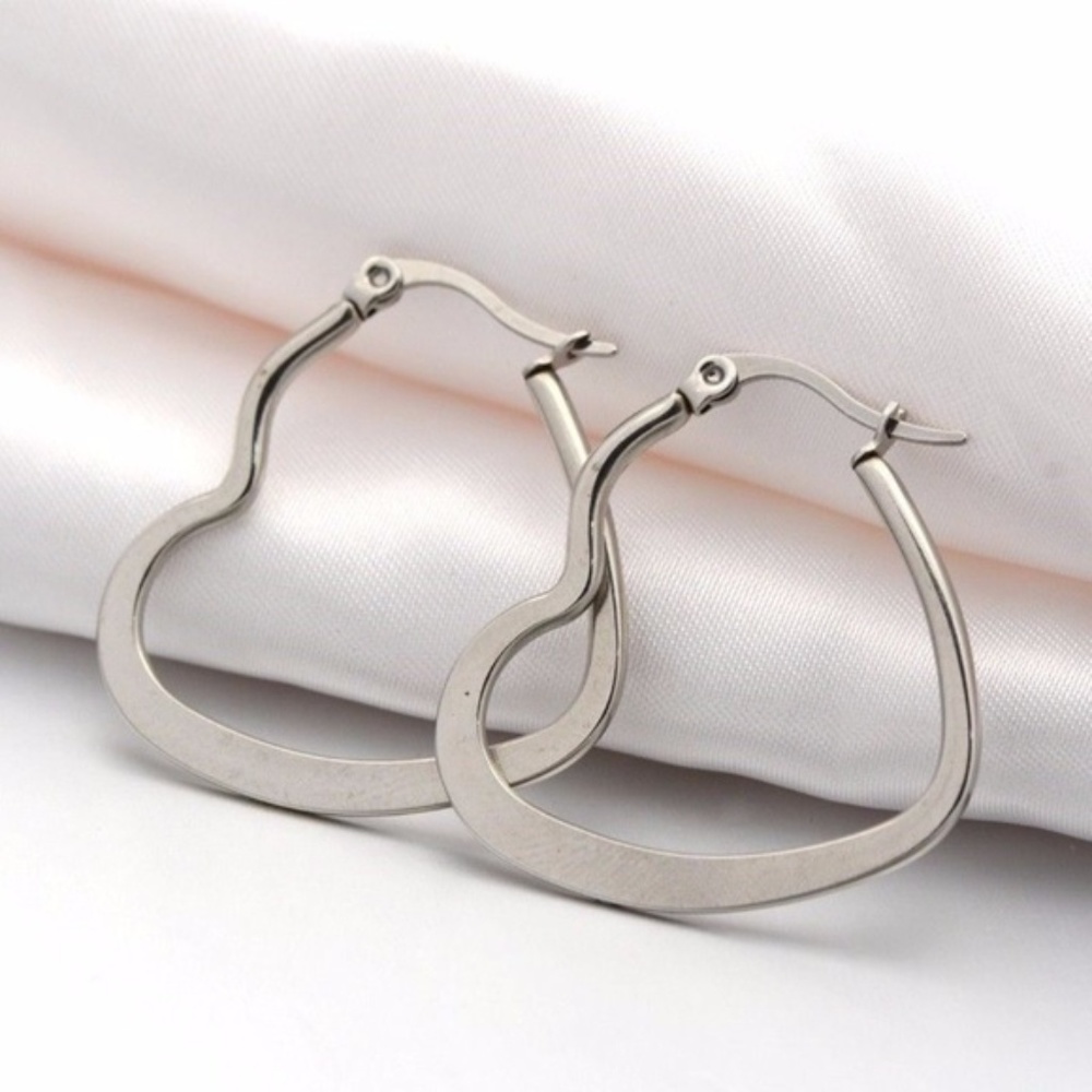 SOLD Surgical Stainless Steel Blade Heart Earrings - Picture 1 of 1